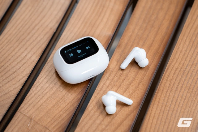 Tai nghe Ugreen EchoBuds Magic: Màn hình cảm ứng trên hộp sạc, chống ồn ngon, pin tốt, nhiều tính năng giá sale khoảng 700.000đ- Ảnh 13. Tai nghe Ugreen EchoBuds Magic: Màn hình cảm ứng trên hộp sạc, chống ồn ngon, pin tốt, nhiều tính năng giá sale khoảng 700.000đ- Ảnh 13.