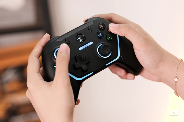 Trải nghiệm Rapoo V610M: Chiếc tay cầm giá bình dân nhưng có Hall Effect, kết nối 3 mode, dùng cả tuần không cần sạc- Ảnh 1. Trải nghiệm Rapoo V610M: Chiếc tay cầm giá bình dân nhưng có Hall Effect, kết nối 3 mode, dùng cả tuần không cần sạc- Ảnh 1.