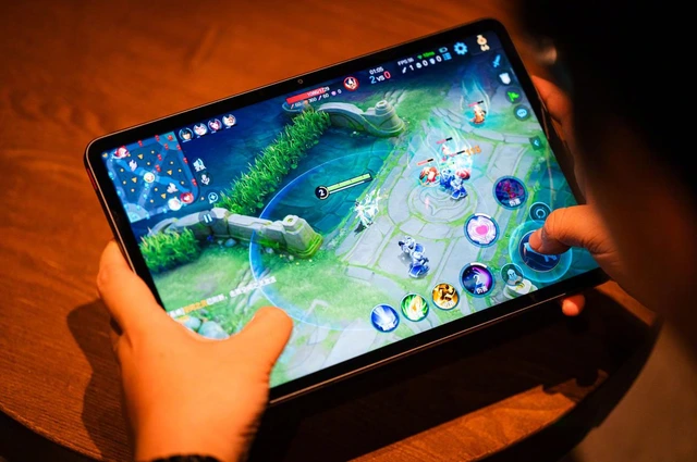 Ra mắt máy tính bảng 11 inch chip Snapdragon 8 Gen 3, pin khủng, giá chính hãng chỉ 12,99 triệu đồng- Ảnh 3. Ra mắt máy tính bảng 11 inch chip Snapdragon 8 Gen 3, pin khủng, giá chính hãng chỉ 12,99 triệu đồng- Ảnh 3.