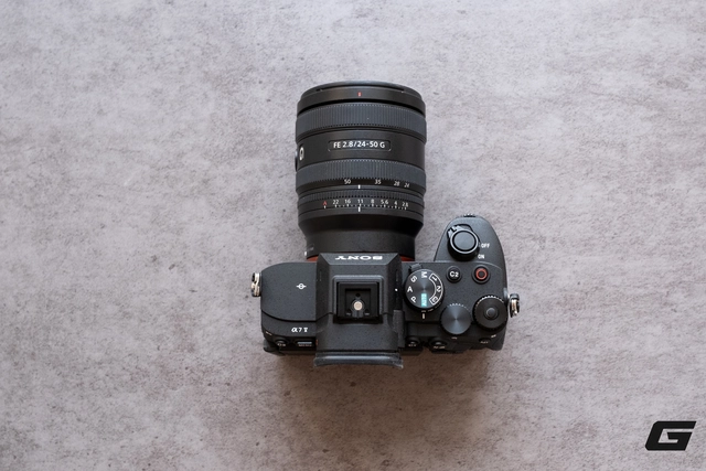 Trên tay và trải nghiệm nhanh Sony A7 V: Khi dòng A7 "quốc dân" chạm ngưỡng cao cấp - Ảnh 2.