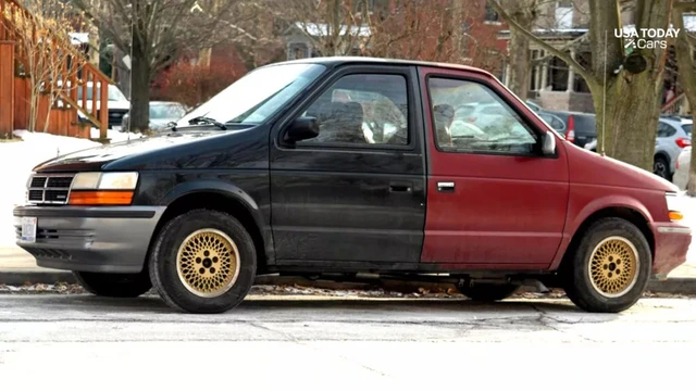 Thợ cơ khí Detroit chế tạo chiếc xe minivan hai đầu độc đáo từ hai nửa xe cũ chỉ trong ba ngày - Ảnh 2.