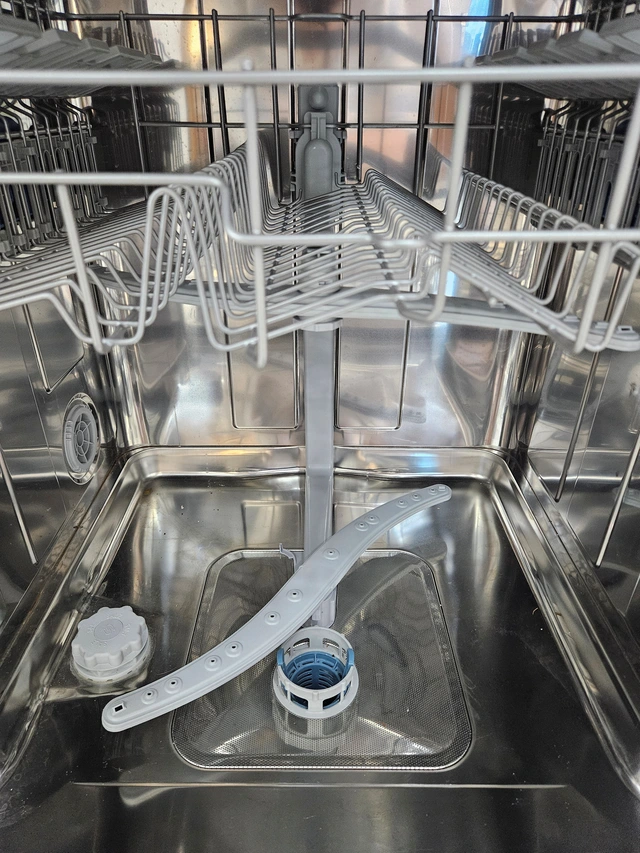 Vợ chê máy rửa bát cũ mẹ tôi đã dùng hơn 10 năm, tôi nói 1 câu khiến nhiều người phải vỗ tay khen hay - Ảnh 3.