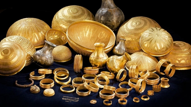 Phát hiện kim loại lạ đến từ bên ngoài hành tinh bên trong kho báu 3.000 năm tuổi - Ảnh 1.