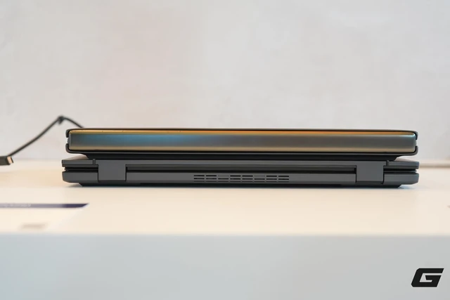 Đem laptop hai màn hình đi "cử tạ": ASUS gây sốc với độ bền của Zenbook DUO tại CES 2026 - Ảnh 4.