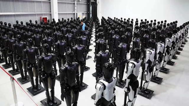 Đội quân tự động hóa: Công ty Trung Quốc ra mắt thị trường Mỹ với 3 robot hình người và 1 robot chó - Ảnh 1.