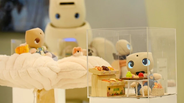 Robot hình người “đáng yêu nhất thế giới” gây chú ý tại CES 2026 với khả năng nhảy múa, chơi cờ và tương tác như con người - Ảnh 1.