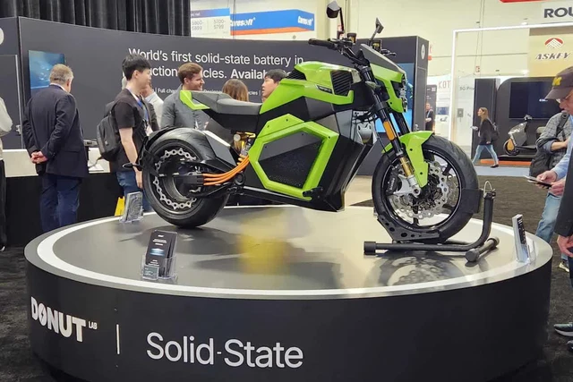 Verge tạo cột mốc lịch sử khi xe máy điện pin thể rắn đầu tiên trên thế giới chính thức ra mắt tại CES 2026 - Ảnh 1.