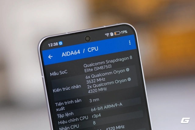 Trên tay điện thoại pin 10.000mAh - Ảnh 14.