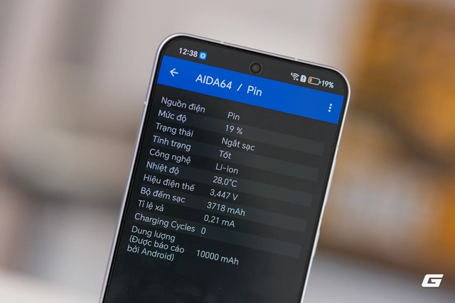 Trên tay điện thoại pin 10.000mAh - Ảnh 16.