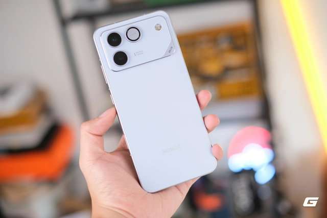 Trên tay điện thoại pin 10.000mAh - Ảnh 19.