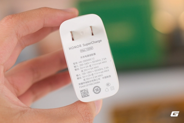 Trên tay điện thoại pin 10.000mAh - Ảnh 17.