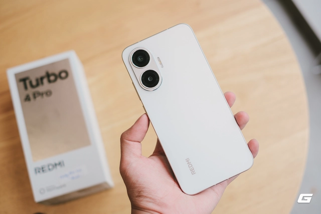 Cuối năm dân tình săn mẫu điện thoại này của Xiaomi: Ra mắt gần một năm nhưng vẫn bán cực chạy, thiết kế đẹp, pin khủng, chơi game mượt - Ảnh 1.