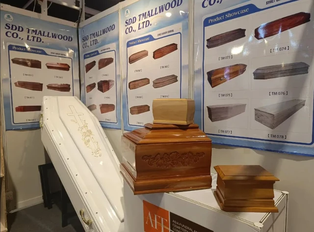 Bỏ nghề giáo để đi bán quan tài: Cô gái trẻ thu 6 triệu USD mỗi năm nhờ xuất khẩu sang châu Âu - Ảnh 2.