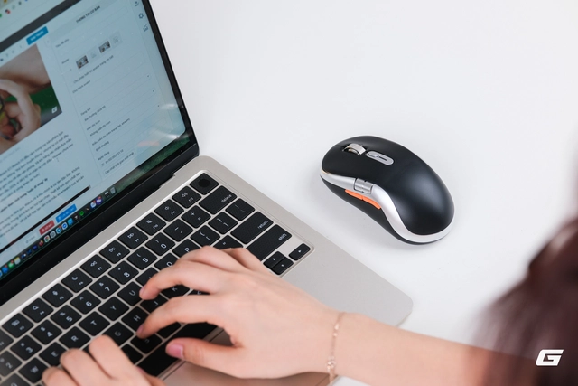 Dùng thử chuột HyperWork Silentium Gen 2: Con lăn ngang, pin 70 ngày và cái giá dưới 500.000 đồng khiến tôi bất ngờ - Ảnh 1.