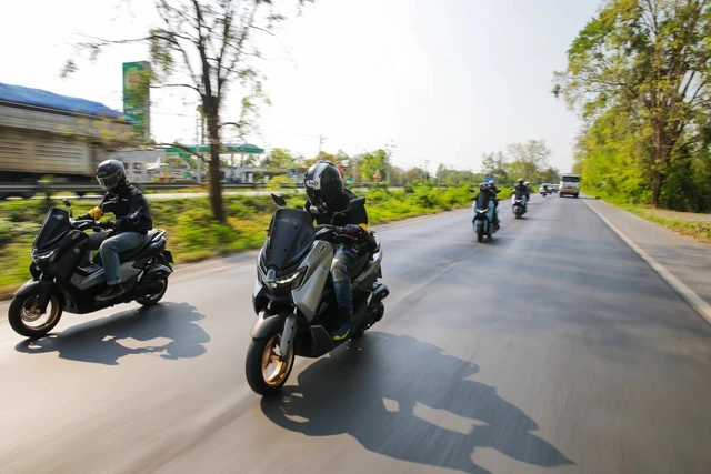 Cuộc chiến "Gà cùng một mẹ": Yamaha NMAX 155 Tech Max hay NVX 155 SP - Bỏ thêm 11 triệu đồng có đáng? - Ảnh 2.