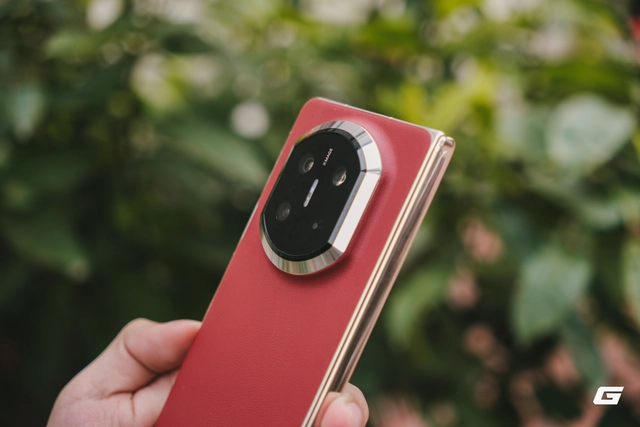 Mở hộp điện thoại gập 55 triệu chính hãng của Huawei: Pin lớn, camera chụp đẹp, không Google, không 5G - ai sẽ mua? - Ảnh 8.