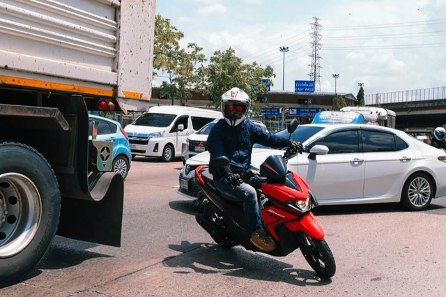 Suzuki Easy 115: Mẫu xe tay ga gây bất ngờ lớn với hiệu năng mạnh mẽ ẩn sau dáng vẻ nhỏ gọn - Ảnh 10.