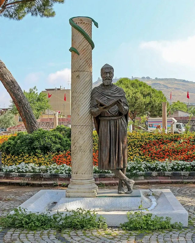 Có thể bạn chưa biết, vào thời La Mã người ta đã sử dụng phân người làm thuốc - Ảnh 1.