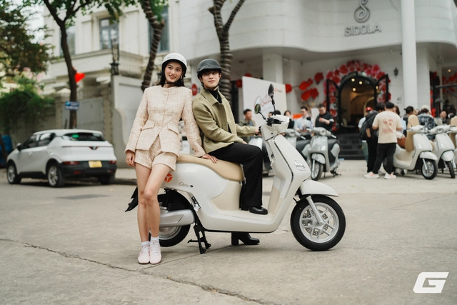 Xe máy điện YADEA ngon - bổ - đẹp sắp bán: Pin đi 180km, tốc độ tối đa 63km/h, có màn hình để xe bản đồ - Ảnh 1.