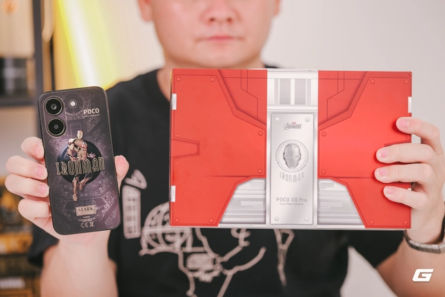 Mở hộp điện thoại Iron Man của Xiaomi - Ảnh 1.