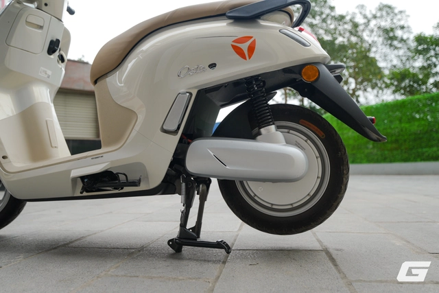 Trải nghiệm Yadea Osta H+: Xe 50cc nhưng nhiều công nghệ xịn, có màn hình chỉ đường, mở khóa từ xa, giá sale dưới 25 triệu - Ảnh 7.