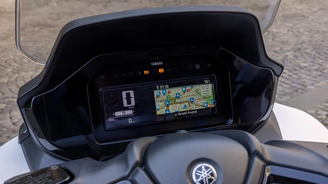 Yamaha tung xe tay ga ba bánh có túi khí đầu tiên thế giới khiến thị trường xe máy toàn cầu chấn động - Ảnh 6.