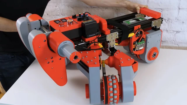 Chiếc xe máy dị nhất thế giới, có thể di chuyển theo mọi hướng nhờ vào một quả cầu! - Ảnh 1.