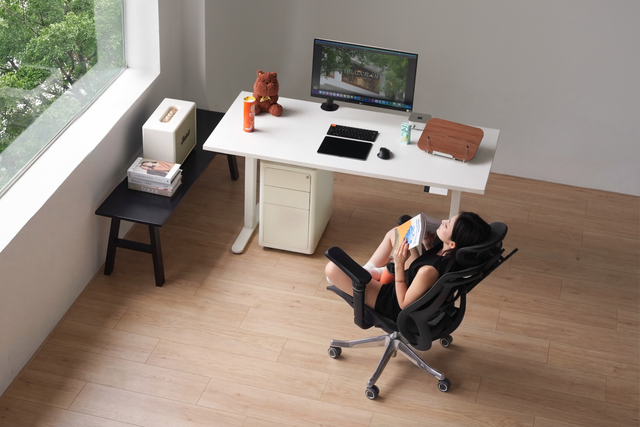 G&oacute;c l&agrave;m việc "đẹp để đăng ảnh" v&agrave; g&oacute;c l&agrave;m việc "ngồi 8 tiếng kh&ocirc;ng mỏi" - hai thứ n&agrave;y thường kh&ocirc;ng tr&ugrave;ng nhau - Ảnh 3.