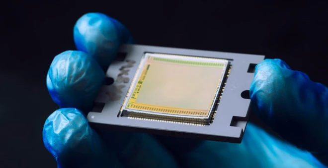 Cảm biến h&igrave;nh ảnh CMOS dạng cong đầu ti&ecirc;n đ&atilde; được b&aacute;n ra - Ảnh 1.