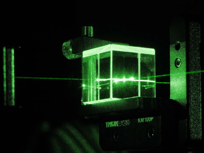 Đ&acirc;y l&agrave; c&aacute;ch c&aacute;c nh&agrave; nghi&ecirc;n cứu Trung Quốc d&ugrave;ng laser tạo ra m&aacute;y t&iacute;nh lượng tử quang học giải &ldquo;b&agrave;i to&aacute;n 2,6 tỷ năm&rdquo; trong 4 ph&uacute;t - Ảnh 5.