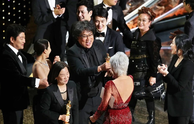 Thắng lớn ở Oscars 2020, Parasite tiếp tục thiết lập kỷ lục doanh thu ph&ograve;ng v&eacute; mới, kiếm th&ecirc;m gần 9 triệu USD chỉ trong 1 tuần - Ảnh 1.