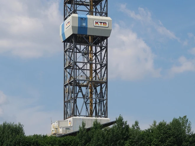 Những chiếc hố khoan s&acirc;u nhất thế giới, c&ugrave;ng cuộc đua v&agrave;o s&acirc;u trong l&ograve;ng đất giữa c&aacute;c quốc gia - Ảnh 8.