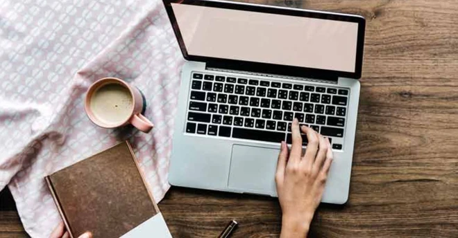 Trung Quốc: Ứng dụng văn ph&ograve;ng sập do qu&aacute; nhiều người l&agrave;m việc tại nh&agrave; tr&aacute;nh virus corona - Ảnh 1.