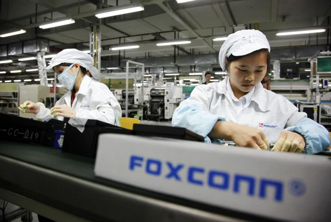 Foxconn treo thưởng 1.000 USD để tuyển dụng người lao động mới cho nh&agrave; m&aacute;y lắp r&aacute;p iPhone  - Ảnh 1.