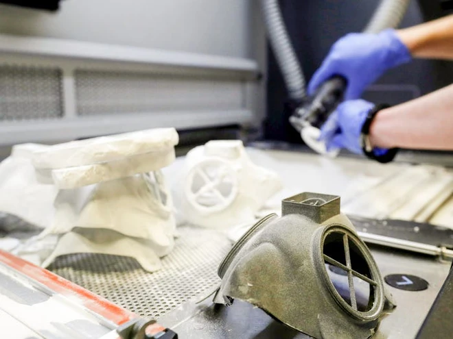 D&acirc;n t&igrave;nh thế giới tự chế khẩu trang m&ugrave;a Covid-19: Hết cắt vải từ quần &aacute;o cũ lại d&ugrave;ng đến cả c&ocirc;ng nghệ in 3D, vẫn đủ an to&agrave;n để sử dụng - Ảnh 13.