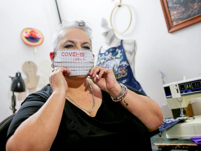 D&acirc;n t&igrave;nh thế giới tự chế khẩu trang m&ugrave;a Covid-19: Hết cắt vải từ quần &aacute;o cũ lại d&ugrave;ng đến cả c&ocirc;ng nghệ in 3D, vẫn đủ an to&agrave;n để sử dụng - Ảnh 15.