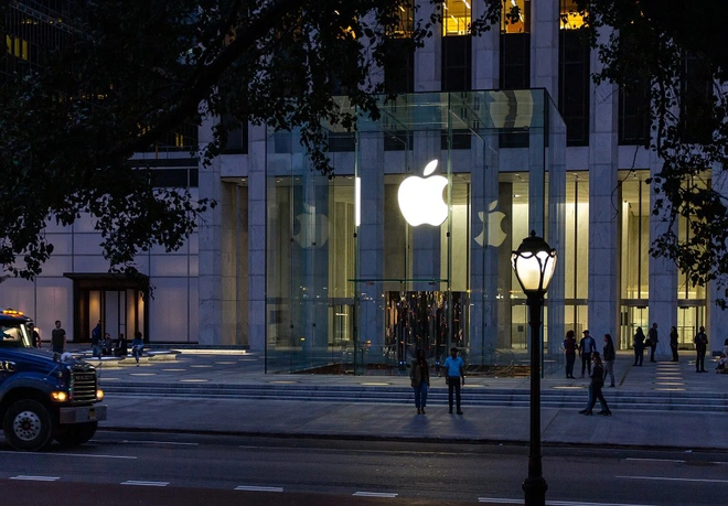 Thiệt hại lớn v&igrave; Covid-19 nhưng đ&acirc;y l&agrave; l&yacute; do v&igrave; sao Apple vẫn c&oacute; thể coi l&agrave; may mắn hơn c&aacute;c đối thủ - Ảnh 1.