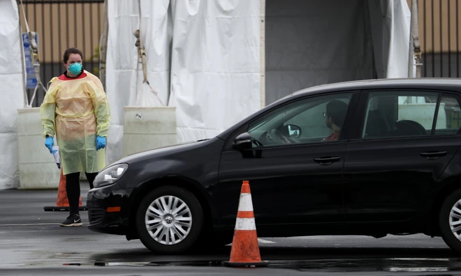 Video: C&aacute;c trạm x&eacute;t nghiệm Covid-19 di động tại Mỹ được triển khai như thế n&agrave;o? - Ảnh 2.