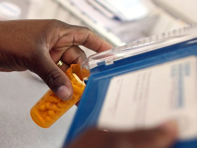 Ăn chay c&oacute; gi&uacute;p bạn ph&ograve;ng virus kh&ocirc;ng? Lật tẩy 10 lời khuy&ecirc;n phi khoa học trong dịch Covid-19 - Ảnh 1.