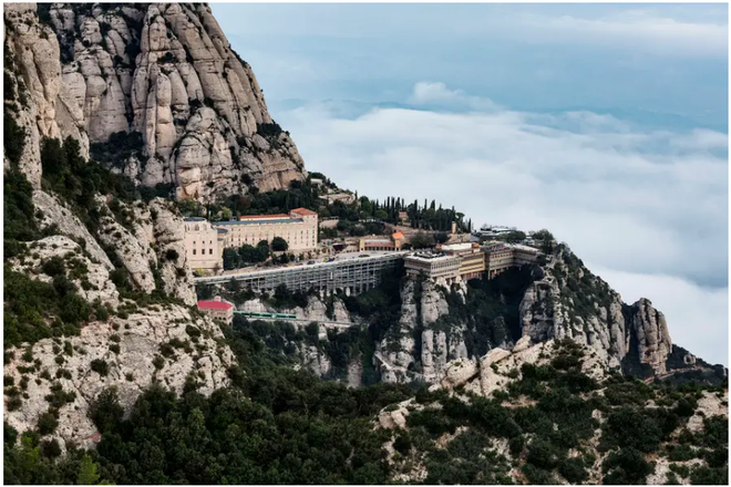 21 bức ảnh ngoạn mục về c&aacute;c địa điểm t&ocirc;n gi&aacute;o biệt lập bậc nhất thế giới - Ảnh 8.