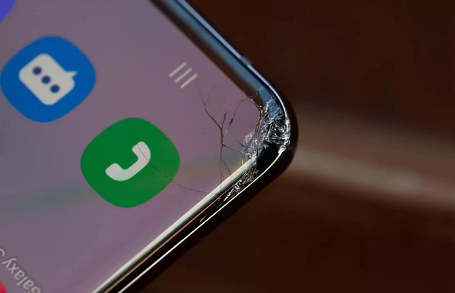 Thử nghiệm thả rơi Galaxy S20 Ultra từ độ cao 1,5m: Vỡ tan n&aacute;t mọi thứ, ri&ecirc;ng cụm camera sau lại kh&ocirc;ng sao - Ảnh 3.