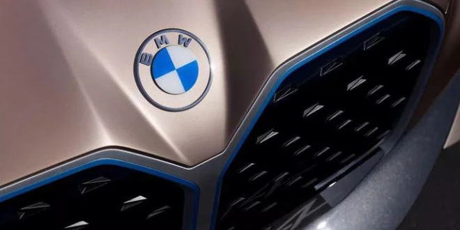 H&atilde;ng xe BMW đổi logo mới: na n&aacute; Windows Defender, đang bị d&acirc;n mạng n&eacute;m đ&aacute; tơi bời v&igrave; nh&igrave;n như hoạt h&igrave;nh - Ảnh 2.