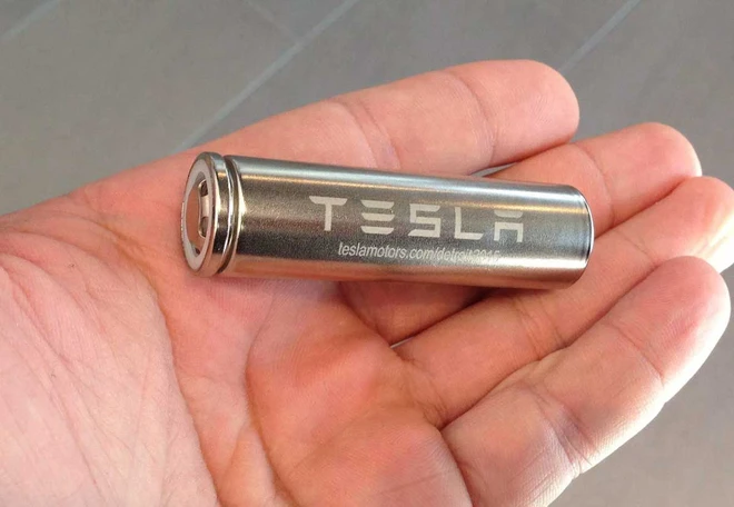 Dự &aacute;n b&iacute; mật Roadrunner của Tesla lộ diện: Sản xuất h&agrave;ng loạt những vi&ecirc;n pin dung lượng lớn với gi&aacute; 100$ cho mỗi kWh - Ảnh 1.