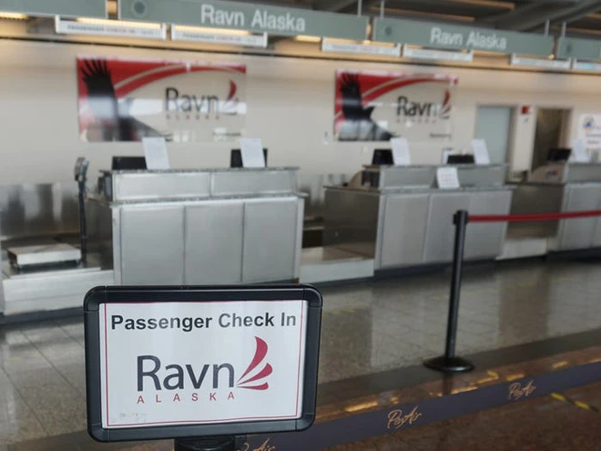 Ch&ugrave;m ảnh c&aacute;c s&acirc;n bay kh&ocirc;ng một b&oacute;ng người tại Mỹ cho thấy Covid-19 đ&atilde; t&agrave;n ph&aacute; ng&agrave;nh h&agrave;ng kh&ocirc;ng khủng khiếp thế n&agrave;o - Ảnh 22.