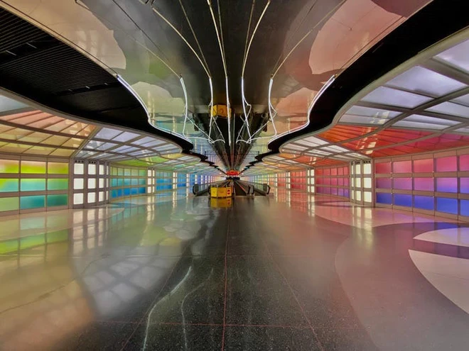 Ch&ugrave;m ảnh c&aacute;c s&acirc;n bay kh&ocirc;ng một b&oacute;ng người tại Mỹ cho thấy Covid-19 đ&atilde; t&agrave;n ph&aacute; ng&agrave;nh h&agrave;ng kh&ocirc;ng khủng khiếp thế n&agrave;o - Ảnh 4.