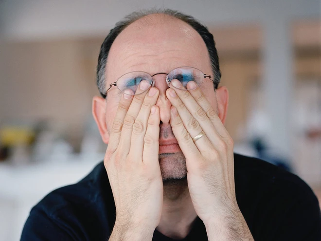 Viện Nh&atilde;n khoa Hoa Kỳ: Mắt đỏ nhẹ c&oacute; thể l&agrave; dấu hiệu của bệnh nh&acirc;n nhiễm COVID-19 - Ảnh 1.