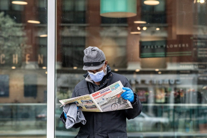 Những h&igrave;nh ảnh đầu ti&ecirc;n khi nước Mỹ bước v&agrave;o hai tuần lễ đau đớn: 96% d&acirc;n số ở nh&agrave;, hơn 236.000 người nhiễm Covid-19 v&agrave; 5.700 người tử vong - Ảnh 15.