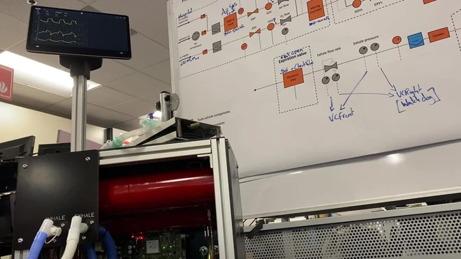 Elon Musk c&oacute; thể học được g&igrave; từ Bill Gates trong chiến dịch chống Covid-19? - Ảnh 4.