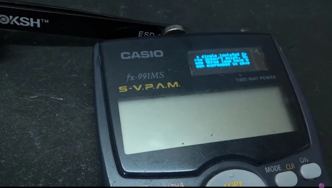 YouTuber hack chiếc m&aacute;y t&iacute;nh Casio th&agrave;nh c&ocirc;ng cụ gian lận thi cử cực tinh vi, c&oacute; cả kết nối wifi v&agrave; t&iacute;nh năng chat với bạn b&egrave; - Ảnh 2.