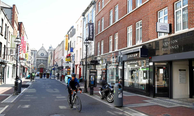 Airbnb &ldquo;gặp hạn&rdquo;, người d&acirc;n ch&acirc;u &Acirc;u h&acirc;n hoan v&igrave; c&oacute; cơ hội được thu&ecirc; nh&agrave; gi&aacute; tốt - Ảnh 1.